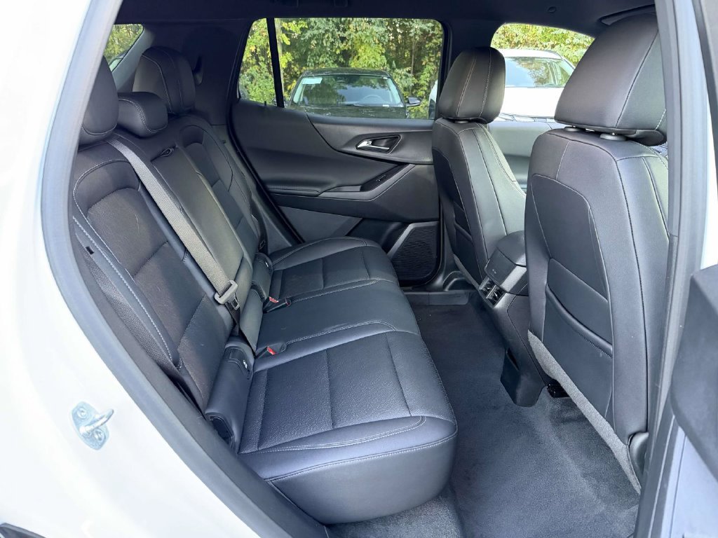 Used 2025 Chevrolet Equinox LT w/ Convenience Package II FWD image 10