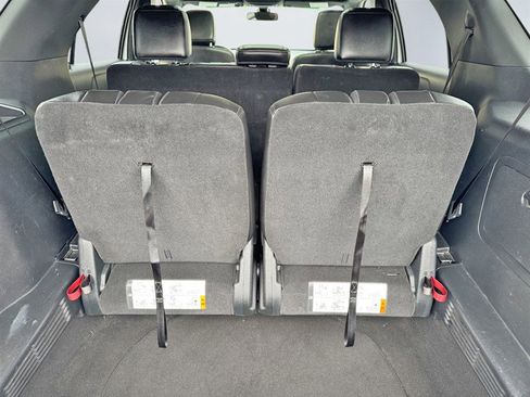 Used 2018 Ford Explorer XLT w/ Equipment Group 202A image 23