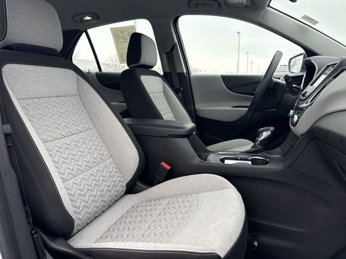 Used 2022 Chevrolet Equinox LS image 25