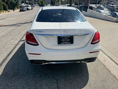 Used 2018 Mercedes-Benz E 300 w/ AMG Line Exterior image 4
