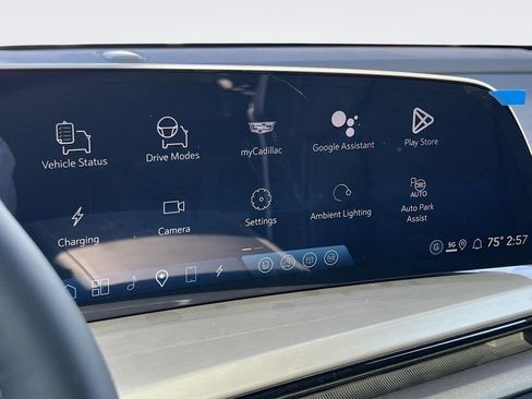 New 2026 Cadillac Vistiq Platinum AWD/4WD image 17