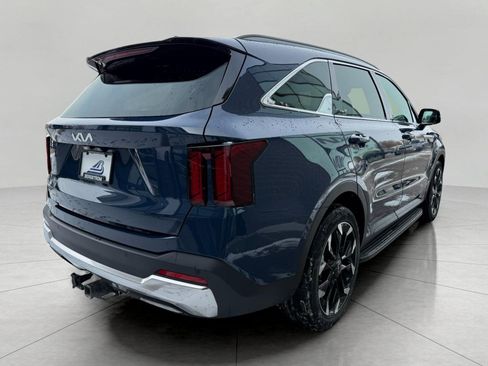 Certified 2025 Kia Sorento EX w/ Panoramic Sunroof Package image 11