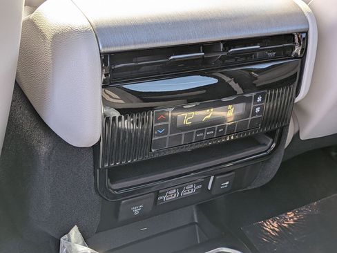 New 2026 Jeep Grand Wagoneer 4WD image 28