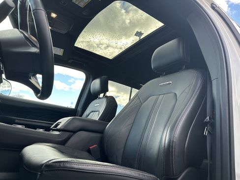 Used 2024 Ford Expedition Platinum image 26