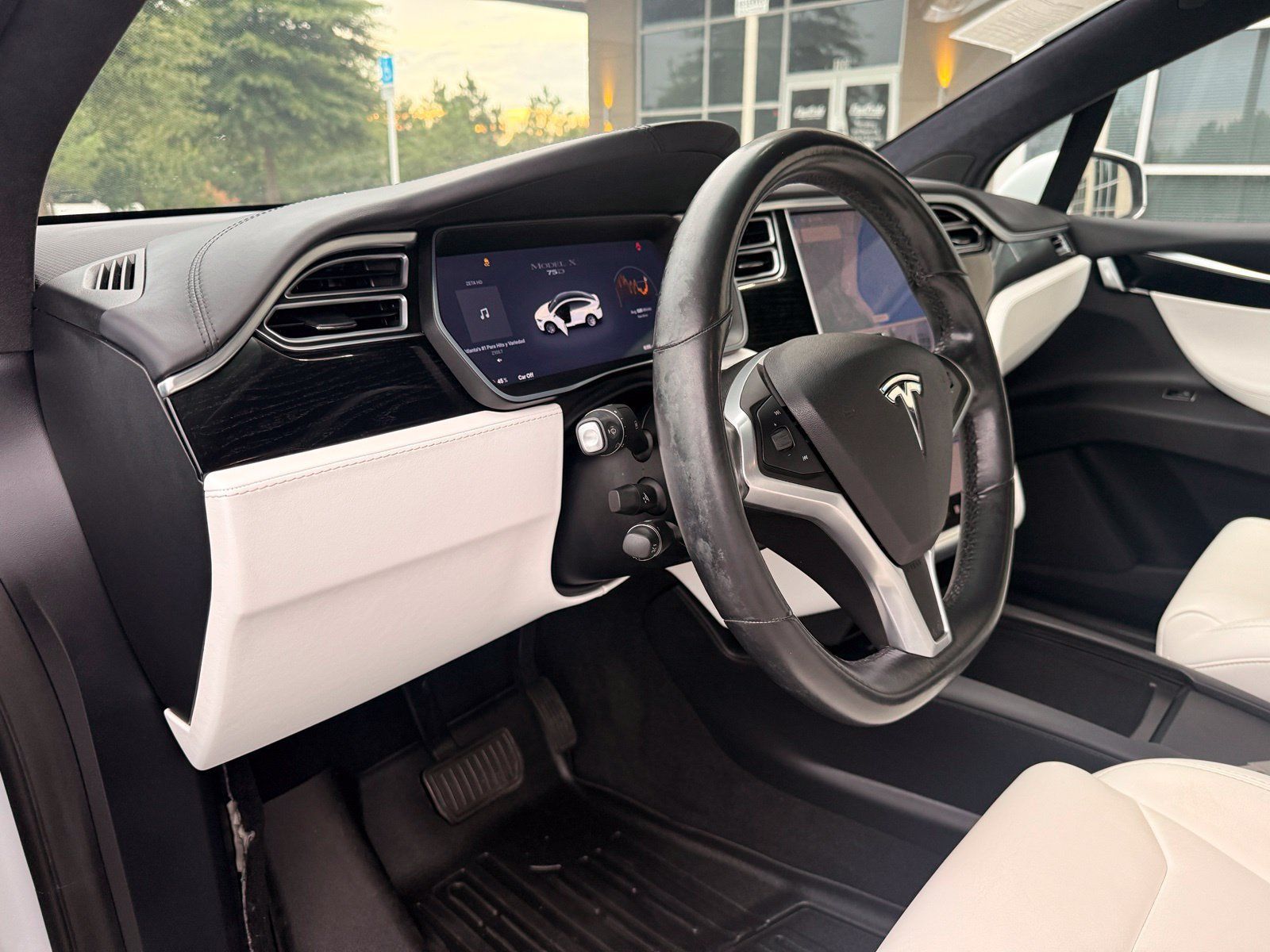 Used 2018 Tesla Model X 75D AWD/4WD image 22