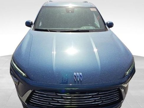 Used 2025 Buick Enclave Preferred image 2