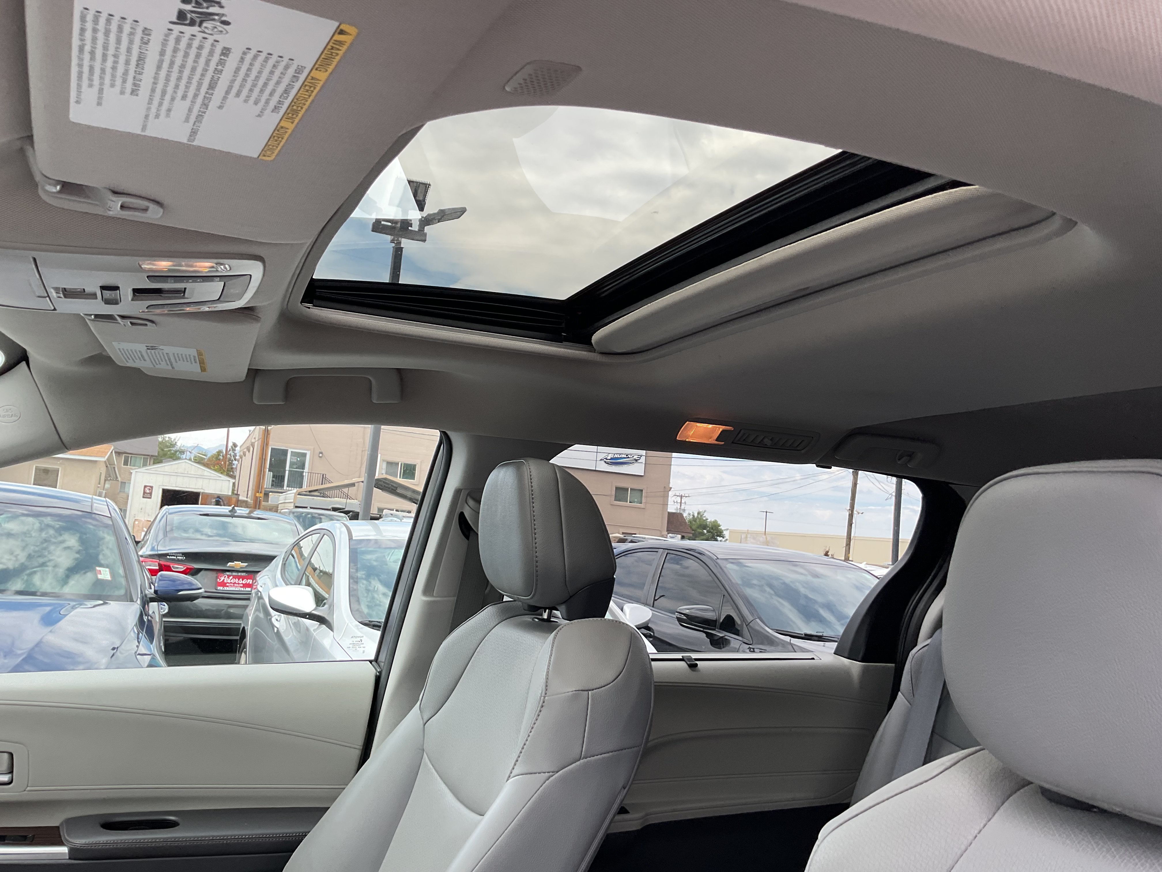 Used 2022 Toyota Sienna XLE w/ XLE Plus Package FWD image 11