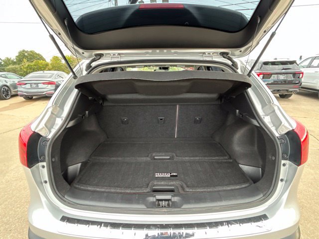 Used 2019 Nissan Rogue Sport SL FWD image 12