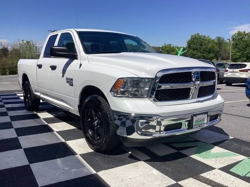 Used 2024 RAM 1500 Classic SLT AWD/4WD image 4