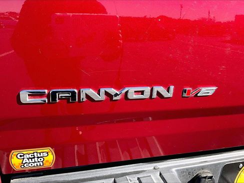 Used 2019 GMC Canyon SLE w/ Driver Alert Package image 10