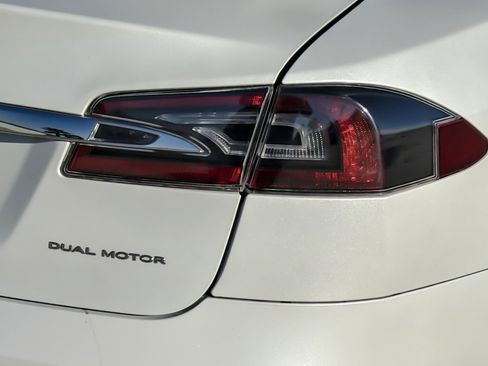 Used 2020 Tesla Model S Long Range image 25