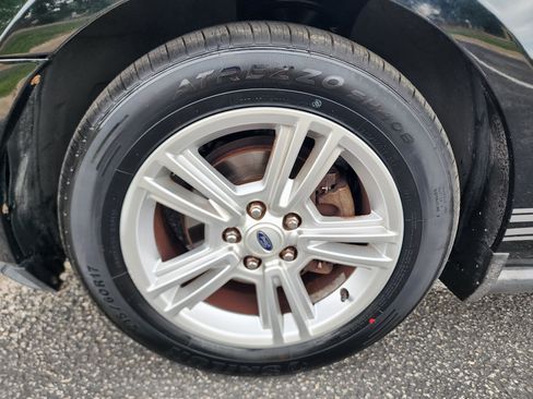 Used 2010 Ford Mustang Convertible RWD image 37
