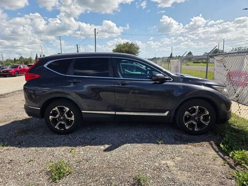Used 2017 Honda CR-V Touring image 2
