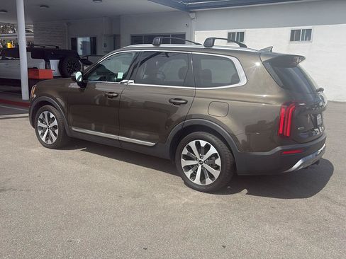 Used 2021 Kia Telluride EX w/ EX Premium Package AWD/4WD image 2