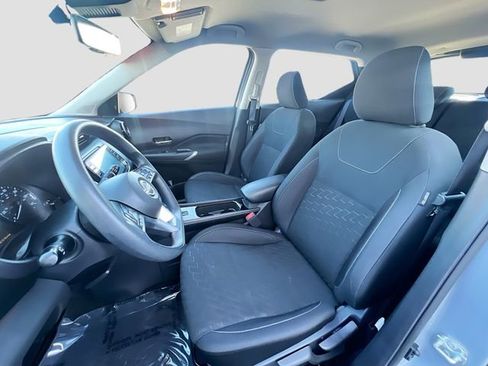 Used 2022 Nissan Kicks SV w/ Interior Electronics Package FWD image 19