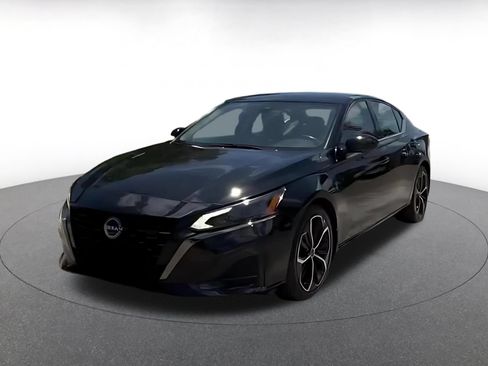 Used 2025 Nissan Altima 2.5 SR FWD image 7