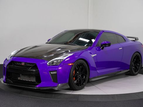 Used 2014 Nissan GT-R Premium AWD/4WD image 5