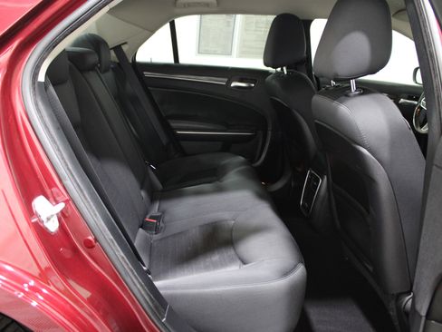 Used 2019 Chrysler 300 Touring w/ Sport Appearance Package image 27