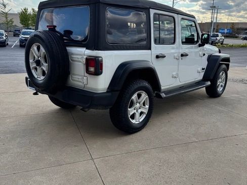 Used 2022 Jeep Wrangler Unlimited Sport image 3