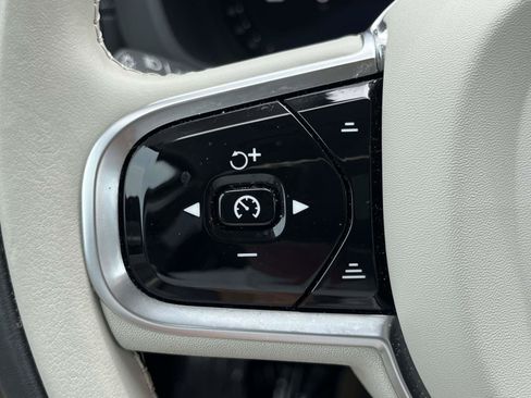Certified 2023 Volvo XC60 B5 Ultimate w/ Climate Package AWD/4WD image 25