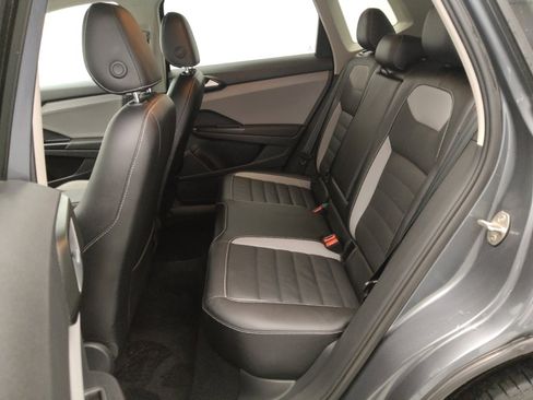 Used 2022 Volkswagen Taos SEL image 18