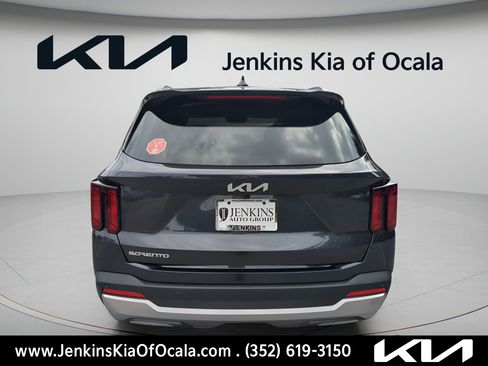 New 2026 Kia Sorento EX FWD image 4