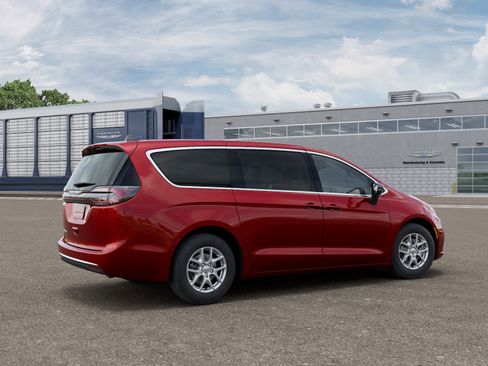 New 2026 Chrysler Pacifica Select image 4