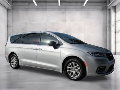Certified 2024 Chrysler Pacifica Touring-L