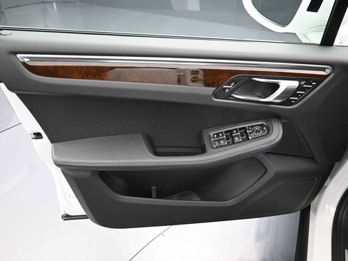 Certified 2023 Porsche Macan S AWD/4WD image 15