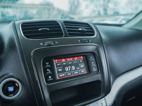 Used 2020 Dodge Journey SE w/ Blacktop Package image 22