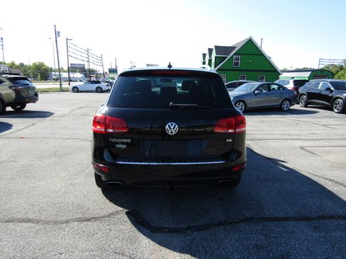 Used 2014 Volkswagen Touareg VR6 image 6