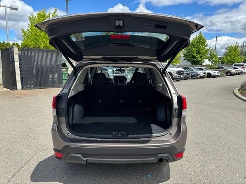 Used 2022 Subaru Forester Premium AWD/4WD image 42