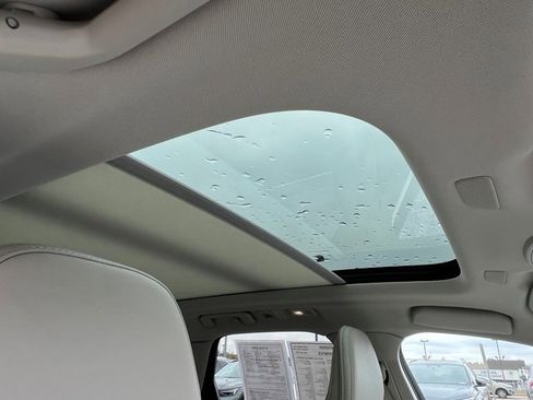 Certified 2022 Volvo XC60 B5 Inscription w/ Advanced Package image 15