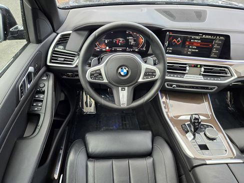Used 2022 BMW X5 xDrive40i w/ M Sport Package image 13