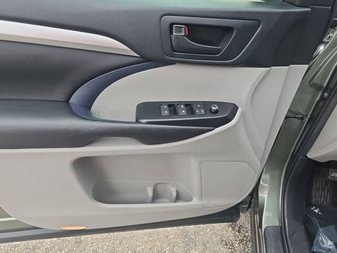 Used 2018 Toyota Highlander Plus image 29