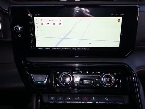 Used 2025 GMC Sierra 2500 AT4 image 7