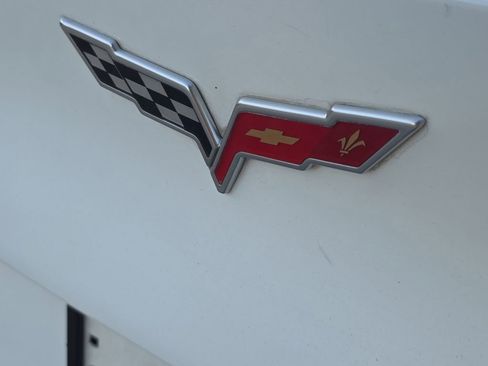 Used 2005 Chevrolet Corvette Coupe RWD image 10