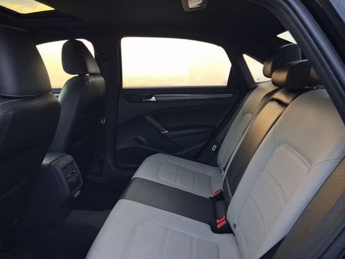 Certified 2021 Volkswagen Passat 2.0T R-Line FWD image 8