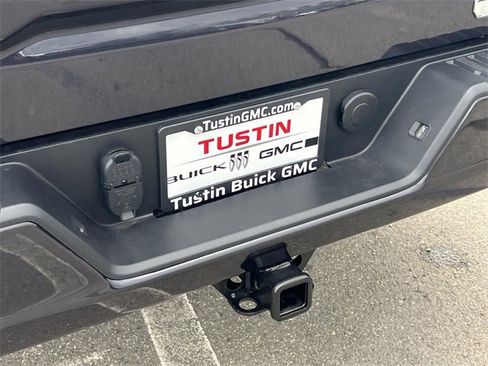 New 2026 GMC Sierra 1500 Elevation image 28