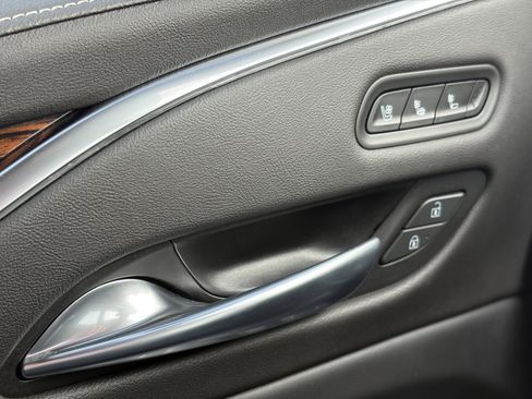 Certified 2022 Cadillac Escalade Premium Luxury image 35