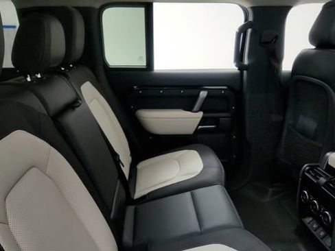 Used 2024 Land Rover Defender 110 X-Dynamic SE AWD/4WD image 35