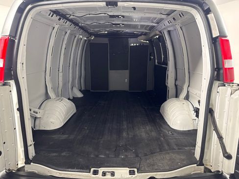 Used 2022 Chevrolet Express 2500 w/ Driver Convenience Package image 19