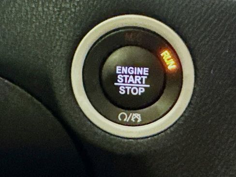 Used 2020 Dodge Charger SXT AWD/4WD image 17