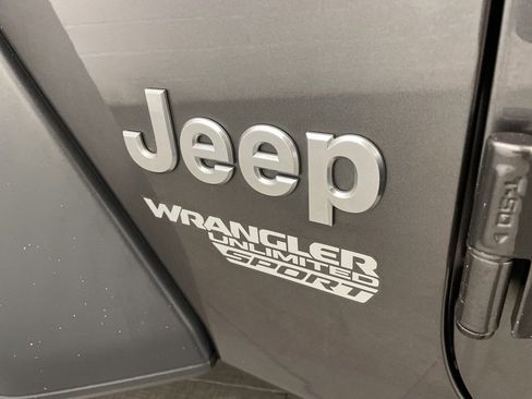 Used 2018 Jeep Wrangler Unlimited Sport S image 11