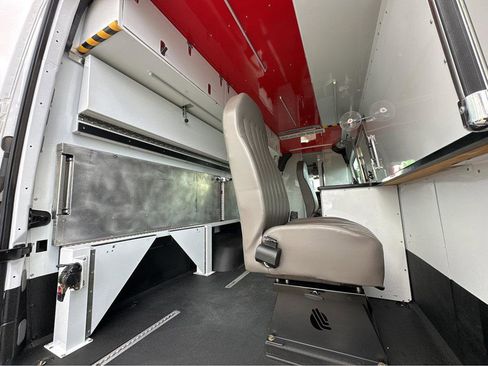 Used 2015 Mercedes-Benz Sprinter 3500 w/ Cargo Protection Package image 38