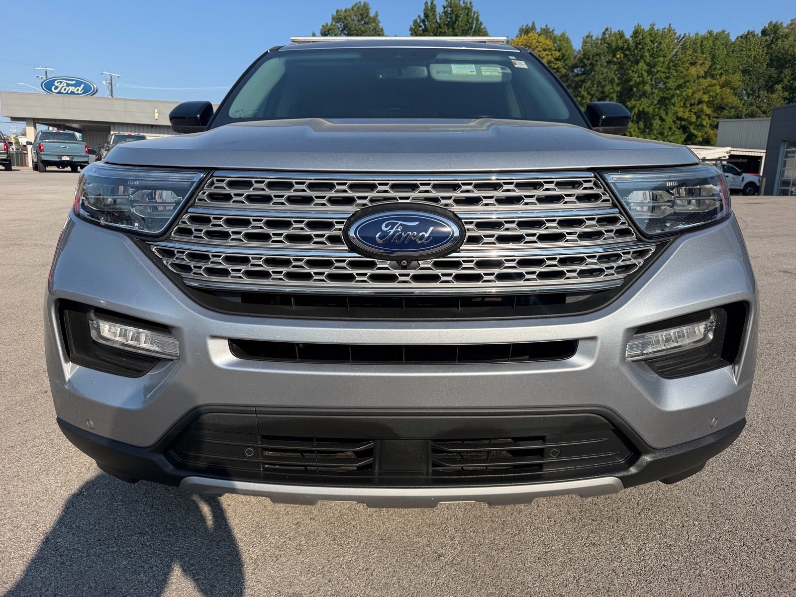Used 2022 Ford Explorer Limited AWD/4WD image 4