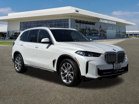 Used 2026 BMW X5 xDrive50e w/ Executive Package image 2