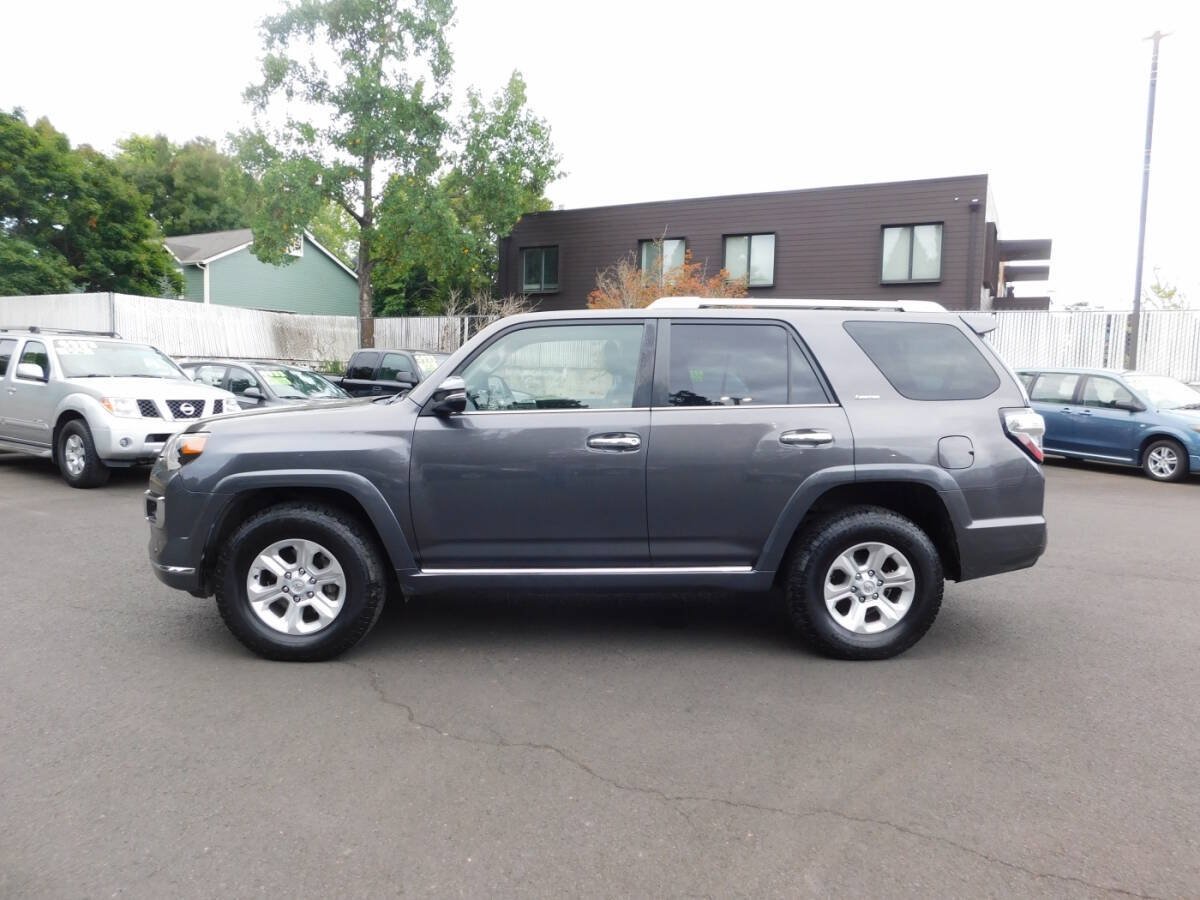 Used 2017 Toyota 4Runner Limited AWD/4WD image 25