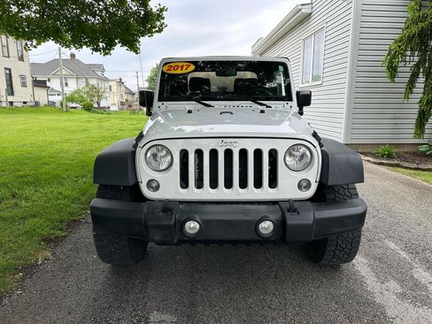 Used 2017 Jeep Wrangler Sport w/ Quick Order Package 24S AWD/4WD image 2