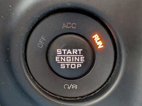 Used 2021 Jeep Gladiator Sport AWD/4WD image 23